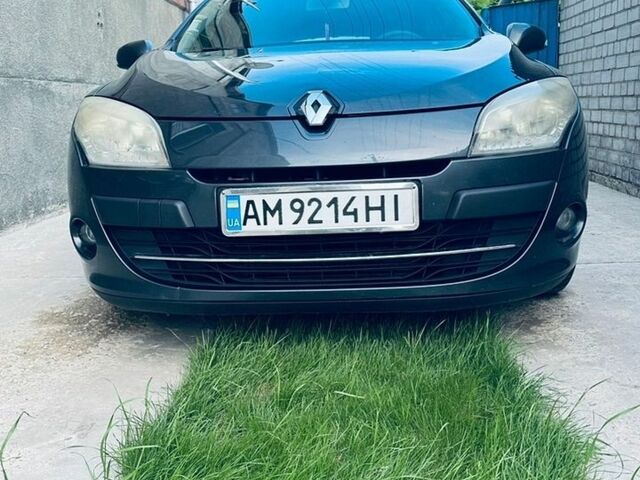 Рено Меган, объемом двигателя 1.5 л и пробегом 330 тыс. км за 4600 $, фото 1 на Automoto.ua