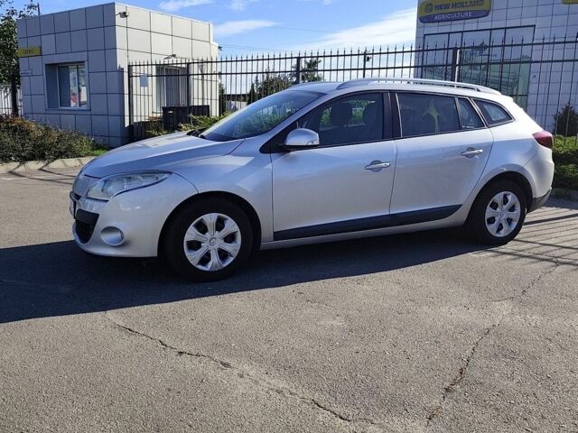 Рено Меган, объемом двигателя 1.5 л и пробегом 216 тыс. км за 7150 $, фото 1 на Automoto.ua