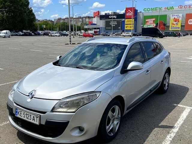 Рено Меган, объемом двигателя 1.5 л и пробегом 338 тыс. км за 6700 $, фото 1 на Automoto.ua