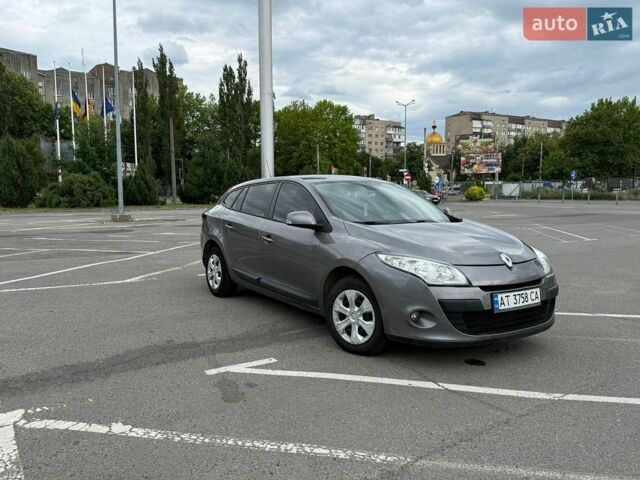Рено Меган, объемом двигателя 1.46 л и пробегом 220 тыс. км за 5500 $, фото 1 на Automoto.ua