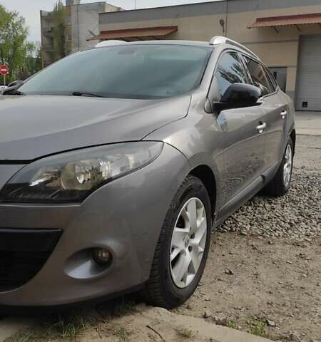 Рено Меган, объемом двигателя 1.46 л и пробегом 240 тыс. км за 6500 $, фото 1 на Automoto.ua