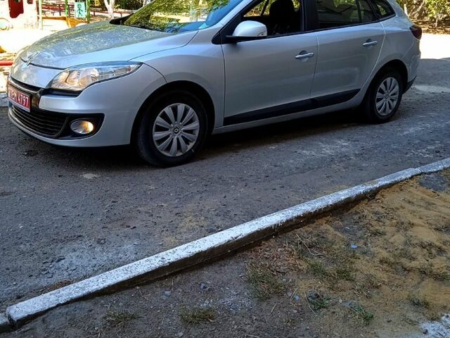 Рено Меган, объемом двигателя 1.5 л и пробегом 236 тыс. км за 7500 $, фото 1 на Automoto.ua