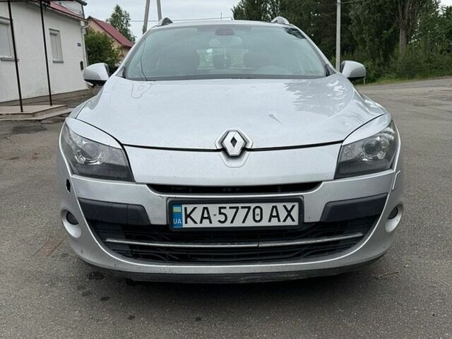 Рено Меган, объемом двигателя 2 л и пробегом 318 тыс. км за 5499 $, фото 1 на Automoto.ua