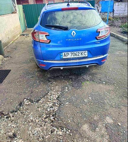 Рено Меган, объемом двигателя 2.5 л и пробегом 200 тыс. км за 4600 $, фото 1 на Automoto.ua