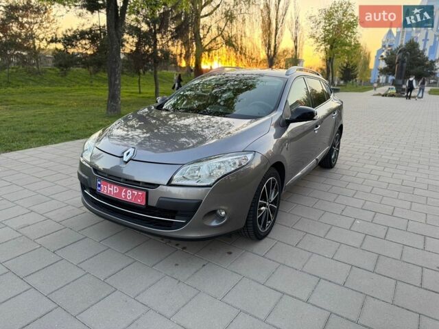 Рено Меган, объемом двигателя 1.5 л и пробегом 220 тыс. км за 8800 $, фото 1 на Automoto.ua