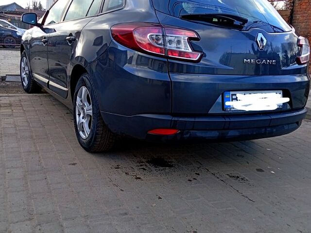 Рено Меган 2012 в Сумах на Automoto.ua Рено Меган, объемом двигателя 16 л и пробегом 158 тыс. км за 7800 $, фото 1 на Automoto.ua