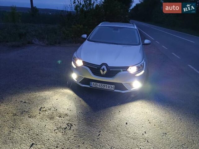 Рено Меган, объемом двигателя 1.46 л и пробегом 249 тыс. км за 11100 $, фото 1 на Automoto.ua
