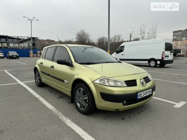 Желтый Рено Меган, объемом двигателя 1.4 л и пробегом 283 тыс. км за 4900 $, фото 1 на Automoto.ua