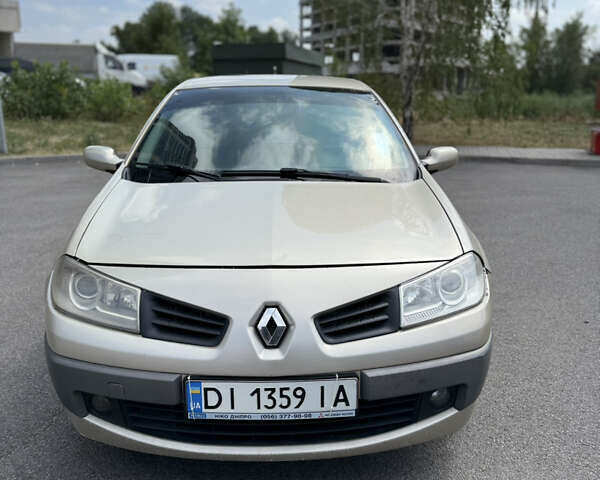 Желтый Рено Меган, объемом двигателя 1.46 л и пробегом 418 тыс. км за 2999 $, фото 1 на Automoto.ua