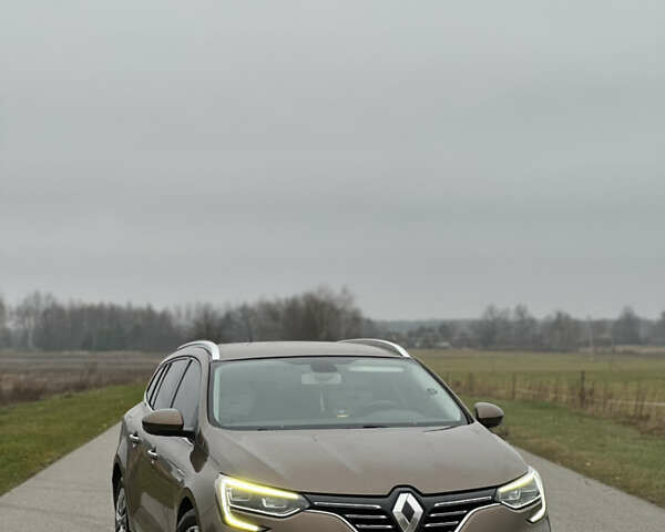 Желтый Рено Меган, объемом двигателя 1.46 л и пробегом 274 тыс. км за 12500 $, фото 1 на Automoto.ua