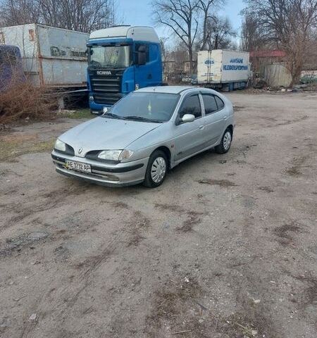 Серый Рено Меган, объемом двигателя 1.4 л и пробегом 300 тыс. км за 1000 $, фото 1 на Automoto.ua