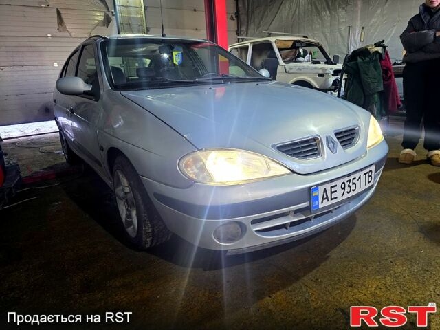 Серый Рено Меган, объемом двигателя 1.9 л и пробегом 200 тыс. км за 2500 $, фото 1 на Automoto.ua