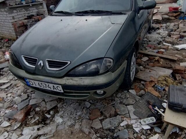 Серый Рено Меган, объемом двигателя 1.6 л и пробегом 300 тыс. км за 900 $, фото 1 на Automoto.ua