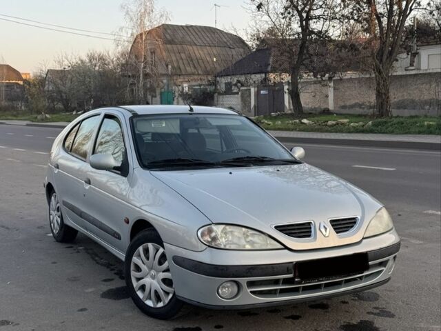 Серый Рено Меган, объемом двигателя 1.6 л и пробегом 150 тыс. км за 1600 $, фото 1 на Automoto.ua