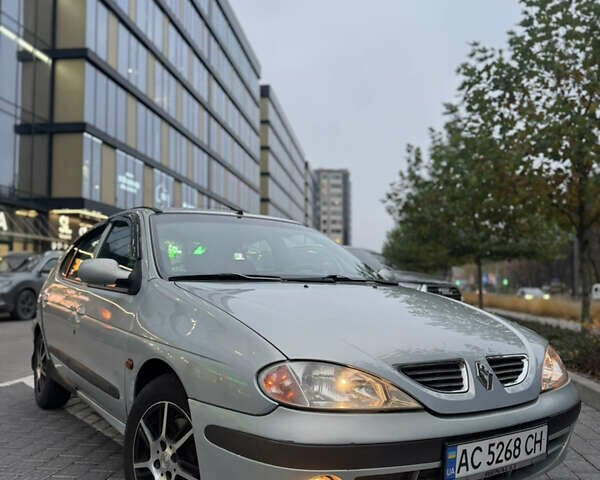 Серый Рено Меган, объемом двигателя 1.6 л и пробегом 225 тыс. км за 2350 $, фото 1 на Automoto.ua