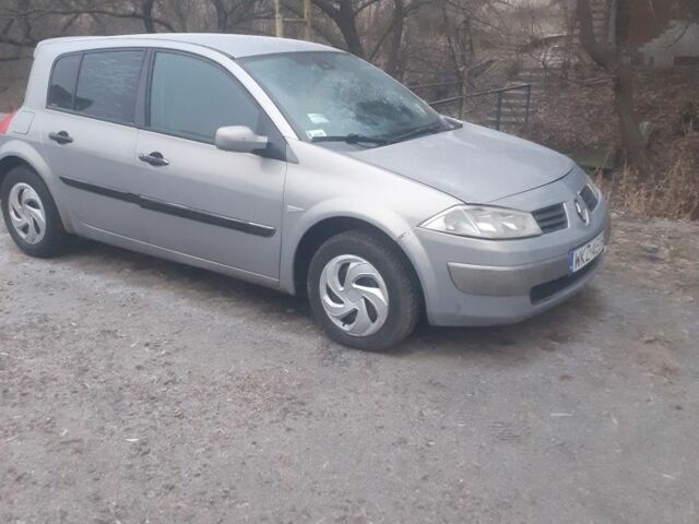 Серый Рено Меган, объемом двигателя 1.9 л и пробегом 250 тыс. км за 1800 $, фото 1 на Automoto.ua