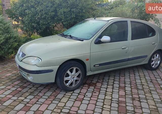 Серый Рено Меган, объемом двигателя 1.6 л и пробегом 326 тыс. км за 2600 $, фото 1 на Automoto.ua