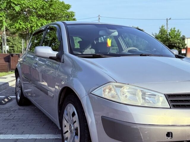 Сірий Рено Меган, об'ємом двигуна 2 л та пробігом 235 тис. км за 4100 $, фото 1 на Automoto.ua