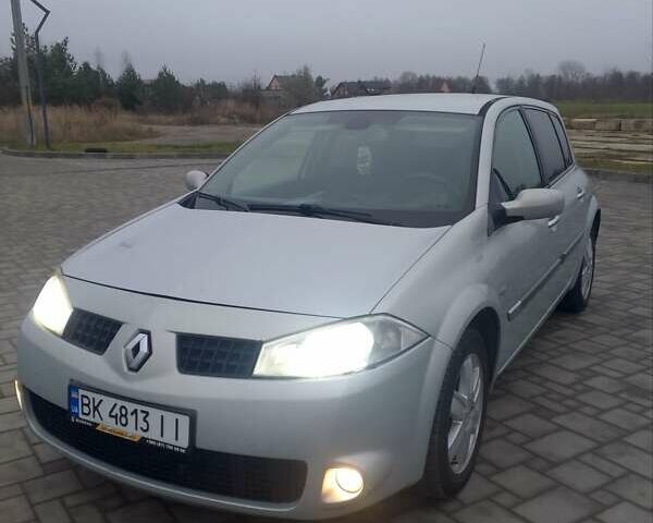 Серый Рено Меган, объемом двигателя 1.46 л и пробегом 227 тыс. км за 3499 $, фото 1 на Automoto.ua