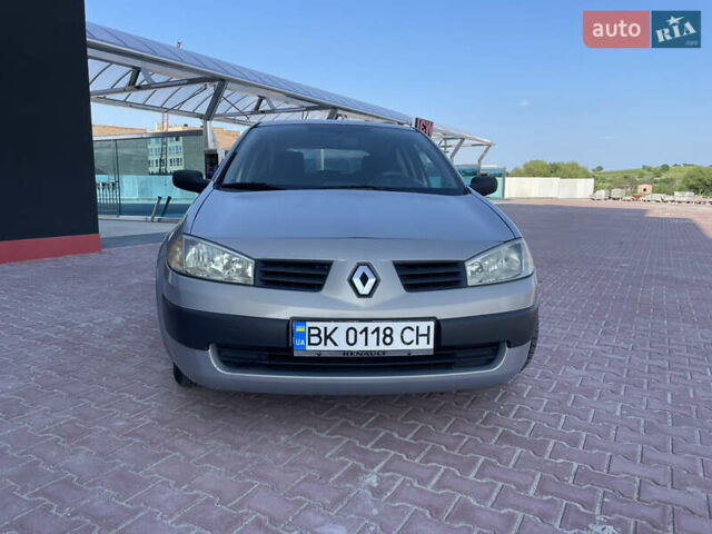 Серый Рено Меган, объемом двигателя 1.39 л и пробегом 345 тыс. км за 2699 $, фото 1 на Automoto.ua
