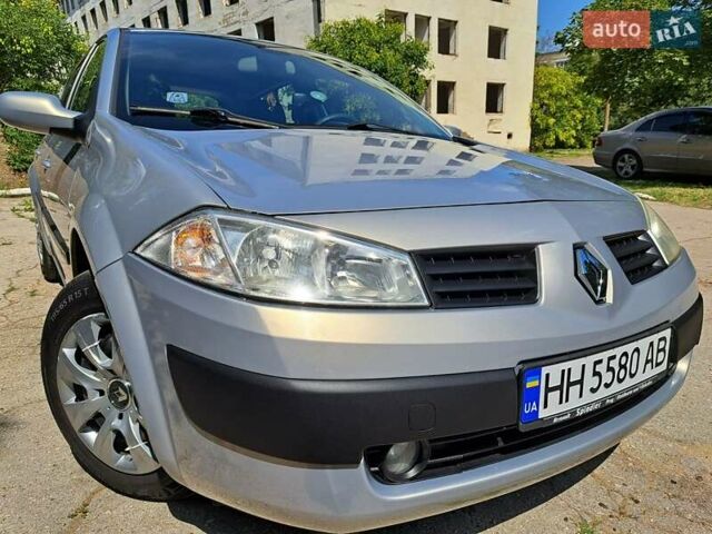 Серый Рено Меган, объемом двигателя 1.6 л и пробегом 131 тыс. км за 4700 $, фото 1 на Automoto.ua