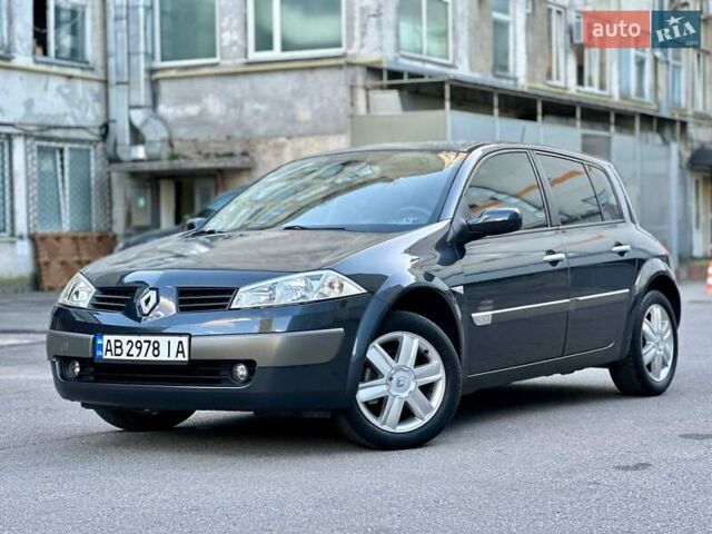 Рено Меган 2004 у Вінниці на Automoto.ua Сірий Рено Меган, об'ємом двигуна 1.6 л та пробігом 199 тис. км за 5300 $, фото 1 на Automoto.ua