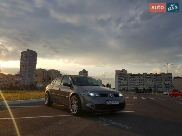 Серый Рено Меган, объемом двигателя 2 л и пробегом 200 тыс. км за 4000 $, фото 1 на Automoto.ua