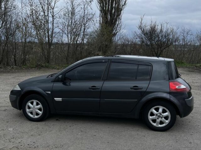 Серый Рено Меган, объемом двигателя 1.6 л и пробегом 270 тыс. км за 3600 $, фото 1 на Automoto.ua