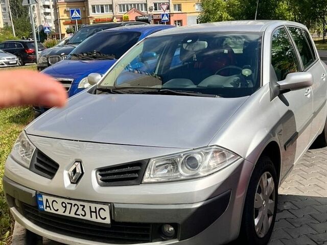 Серый Рено Меган, объемом двигателя 1.6 л и пробегом 215 тыс. км за 4000 $, фото 1 на Automoto.ua