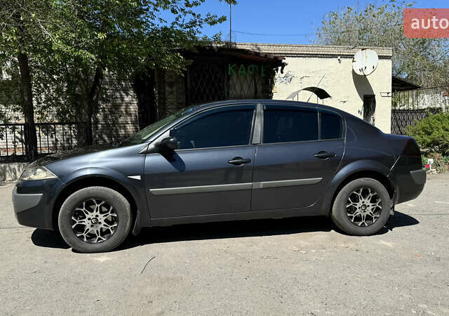 Серый Рено Меган, объемом двигателя 1.6 л и пробегом 165 тыс. км за 5499 $, фото 1 на Automoto.ua