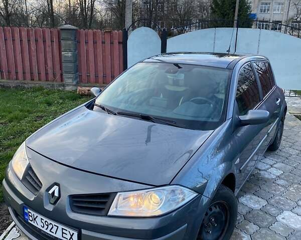 Серый Рено Меган, объемом двигателя 1.6 л и пробегом 290 тыс. км за 4000 $, фото 1 на Automoto.ua
