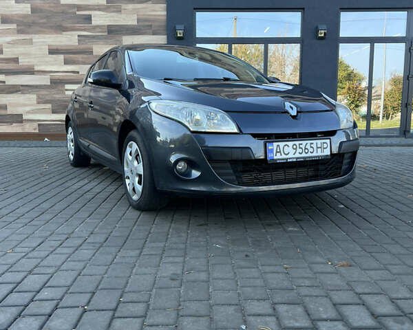 Рено Меган 2008 в Владимир-Волынский на Automoto.ua Серый Рено Меган, объемом двигателя 1.5 л и пробегом 248 тыс. км за 6100 $, фото 1 на Automoto.ua