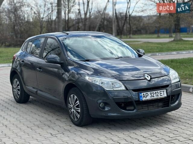 Серый Рено Меган, объемом двигателя 1.5 л и пробегом 330 тыс. км за 5100 $, фото 1 на Automoto.ua