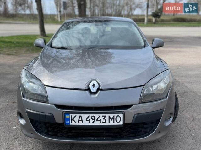 Серый Рено Меган, объемом двигателя 1.46 л и пробегом 400 тыс. км за 5850 $, фото 1 на Automoto.ua