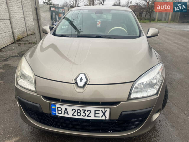 Сірий Рено Меган, об'ємом двигуна 1.46 л та пробігом 230 тис. км за 6999 $, фото 1 на Automoto.ua