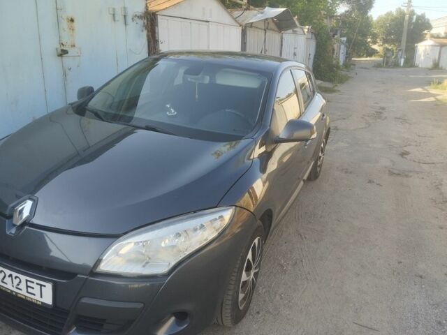 Серый Рено Меган, объемом двигателя 1.5 л и пробегом 330 тыс. км за 6000 $, фото 1 на Automoto.ua