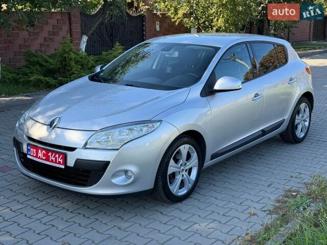 Сірий Рено Меган, об'ємом двигуна 1.6 л та пробігом 121 тис. км за 8350 $, фото 1 на Automoto.ua