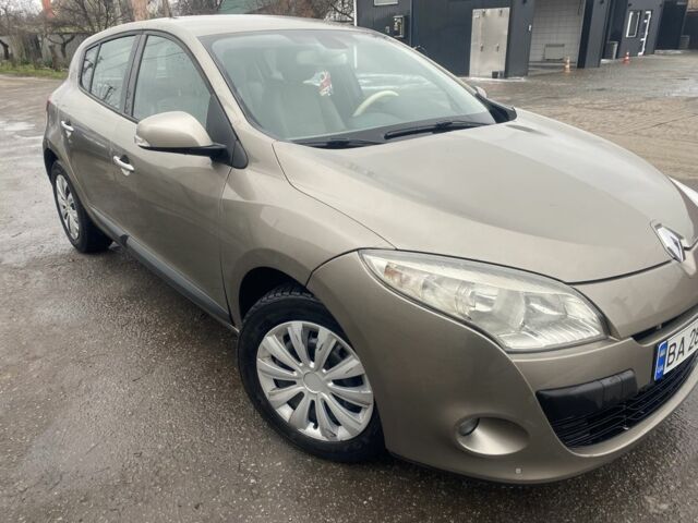 Сірий Рено Меган, об'ємом двигуна 1.5 л та пробігом 230 тис. км за 7000 $, фото 1 на Automoto.ua