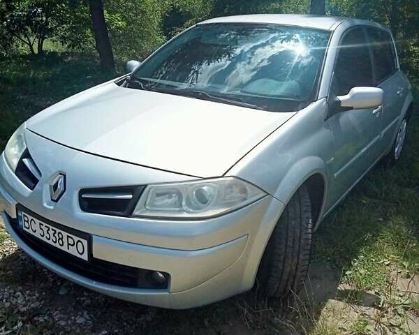 Серый Рено Меган, объемом двигателя 1.6 л и пробегом 277 тыс. км за 4600 $, фото 1 на Automoto.ua