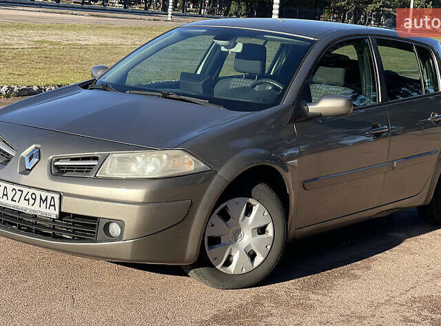 Серый Рено Меган, объемом двигателя 1.6 л и пробегом 188 тыс. км за 4400 $, фото 1 на Automoto.ua