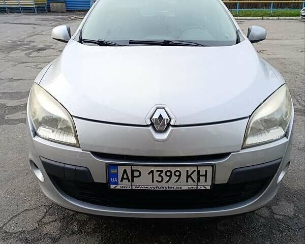 Серый Рено Меган, объемом двигателя 1.6 л и пробегом 176 тыс. км за 6700 $, фото 1 на Automoto.ua