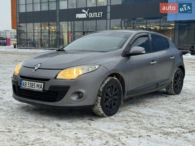 Сірий Рено Меган, об'ємом двигуна 1.9 л та пробігом 251 тис. км за 5750 $, фото 1 на Automoto.ua