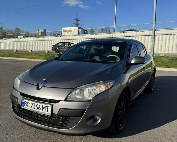 Серый Рено Меган, объемом двигателя 1.9 л и пробегом 238 тыс. км за 5400 $, фото 1 на Automoto.ua
