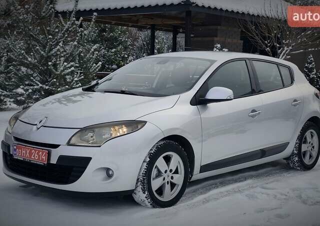 Сірий Рено Меган, об'ємом двигуна 1.6 л та пробігом 188 тис. км за 7600 $, фото 1 на Automoto.ua