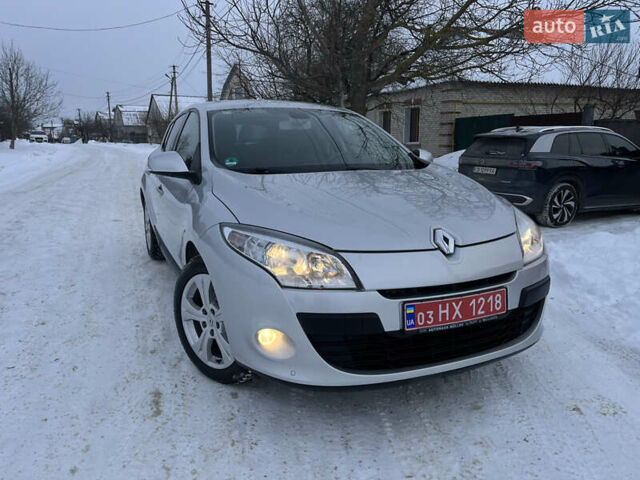 Сірий Рено Меган, об'ємом двигуна 1.6 л та пробігом 190 тис. км за 7350 $, фото 1 на Automoto.ua