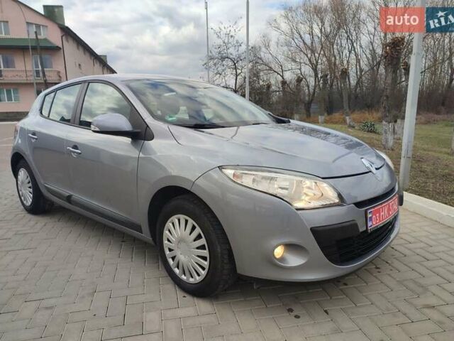 Серый Рено Меган, объемом двигателя 1.6 л и пробегом 114 тыс. км за 6999 $, фото 1 на Automoto.ua