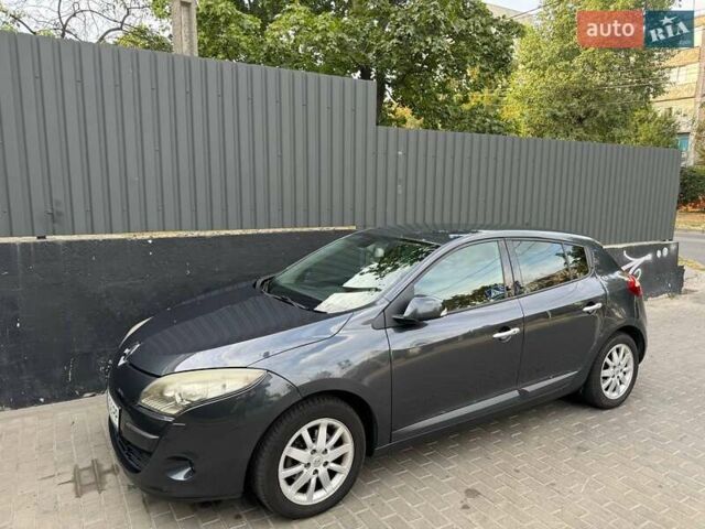 Серый Рено Меган, объемом двигателя 2 л и пробегом 170 тыс. км за 6900 $, фото 1 на Automoto.ua