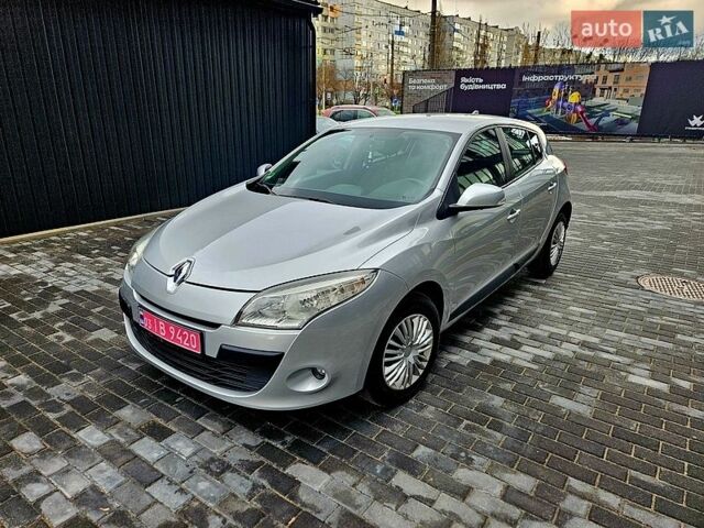 Сірий Рено Меган, об'ємом двигуна 1.6 л та пробігом 200 тис. км за 6800 $, фото 1 на Automoto.ua