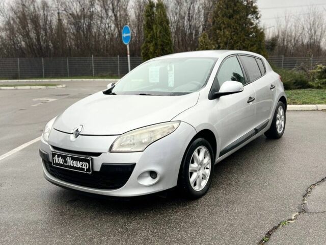 Серый Рено Меган, объемом двигателя 0 л и пробегом 245 тыс. км за 6100 $, фото 1 на Automoto.ua