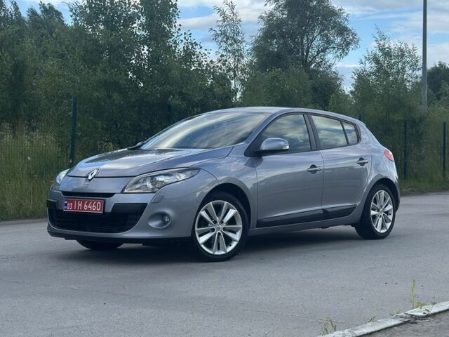 Сірий Рено Меган, об'ємом двигуна 1.6 л та пробігом 194 тис. км за 7200 $, фото 1 на Automoto.ua